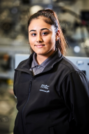 llaoty davina kaur medium