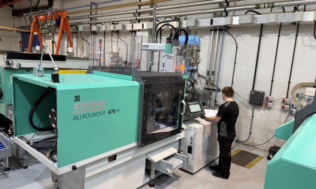 Measom Freer keep machines running with expert ARBURG maintenance