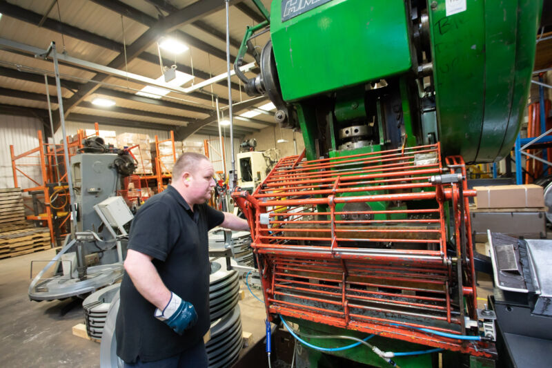 More capacity and orders as Bruderer UK helps Chilwell Products introduce a 4-day working week