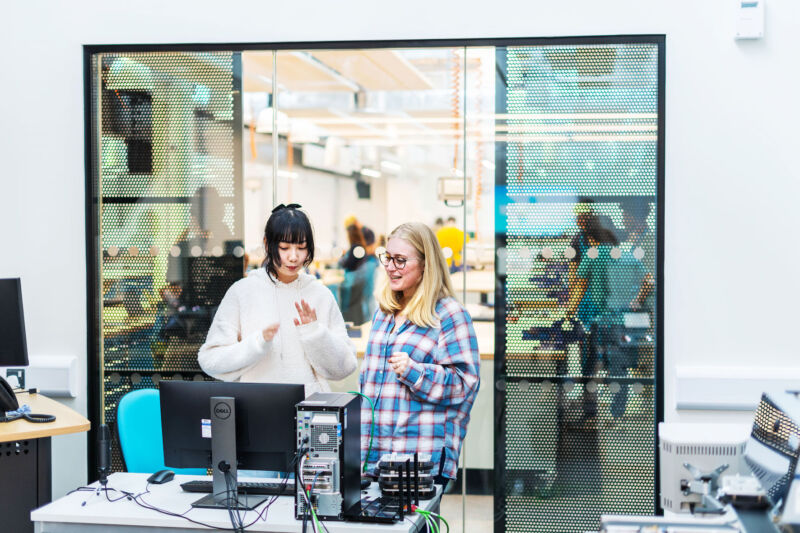 Siemens extends Connected Curriculum programme