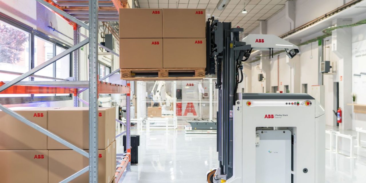ABB Robotics completes its AI-powered Visual SLAM AMR portfolio with new autonomous forklift