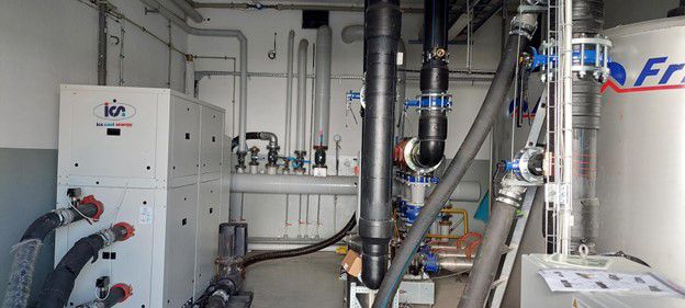 Plastic packaging manufacturer future proves their heating system replacing fossil-fuelled equipment with heat pump technologies