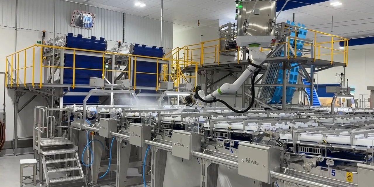 FANUC collaborative robot sparkles in new food factory cleaning solution