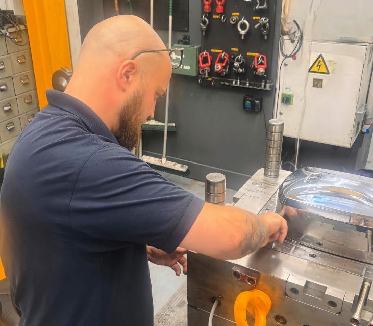 Reducing risks in mould tools
