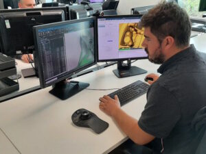 Mercedes F1 VERICUTusers at work in the office
