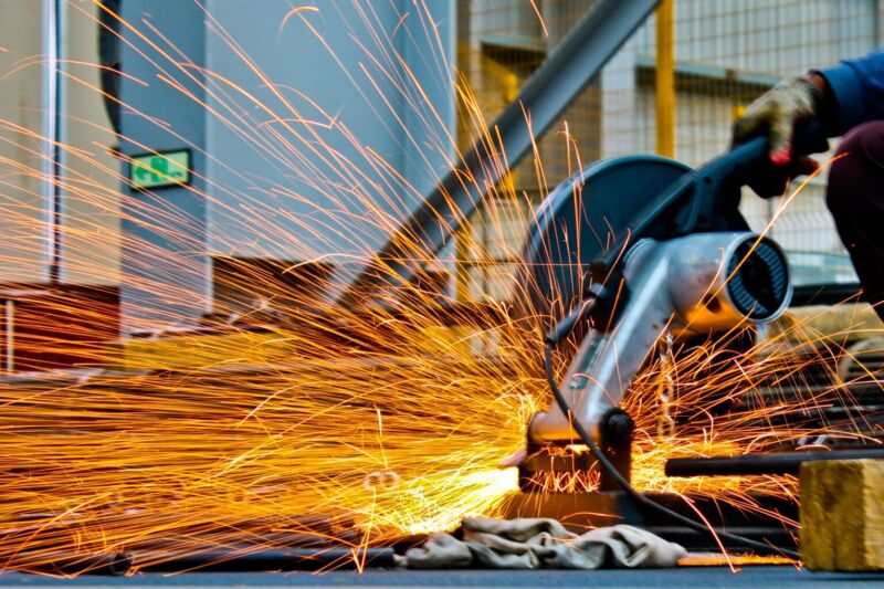 Vibration at Work: Monitoring the Exposure or Controlling the Risk?