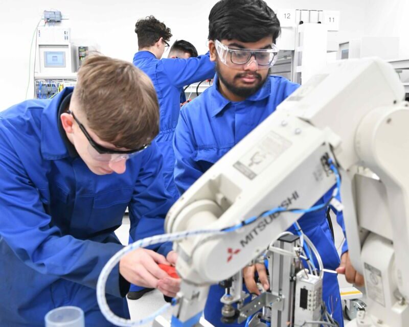 Don’t overlook apprenticeships, Make UK urges GCSE and A-Level students