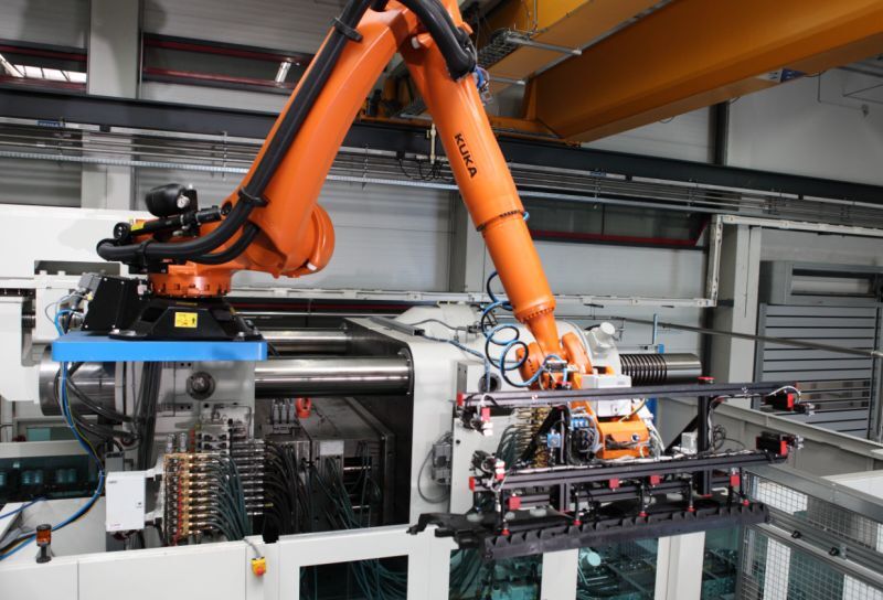 Efficient automation in the plastics industry