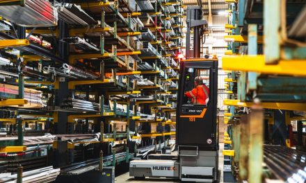 Collision risk in narrow aisles: HUBTEX introduces Clear Aisle Assist
