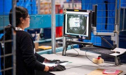 AI and robots help retain warehouse staff