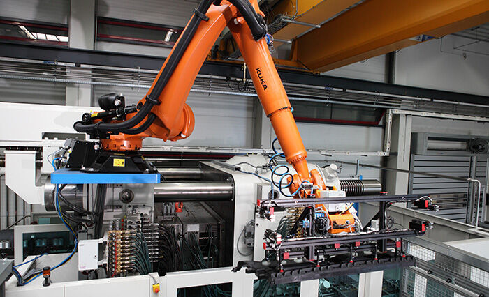 KUKA – Efficient automation in the plastics industry